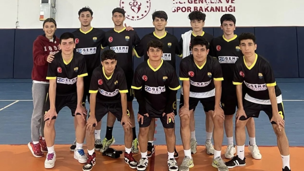 İlçemiz liseler arası Futsal turnuvasinda okul takimimiz ilçe 2.'si olmustur. 